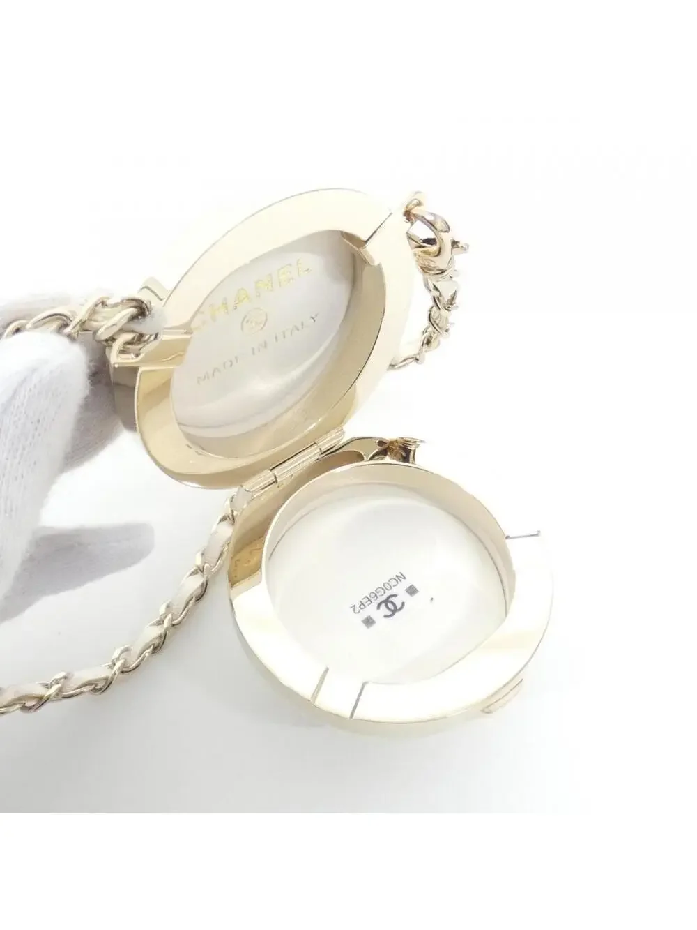 Chanel Bag Charm Leather White Handbag #327517C19B